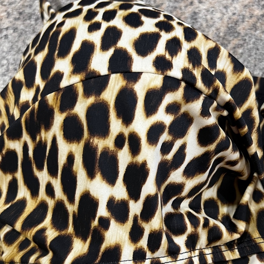 Torrid leopard Print Women's Top size 10/12 00/0 - Picture 3 of 12